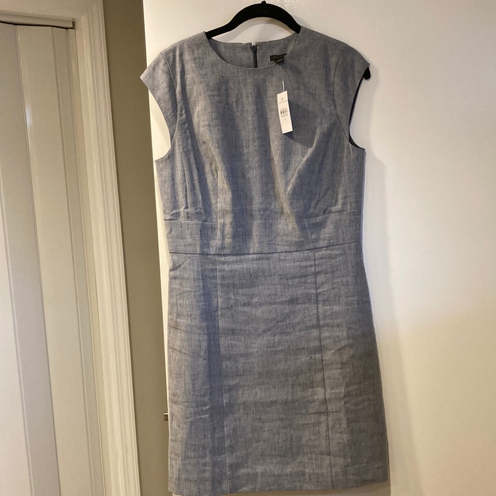 Ann Taylor dress size 6.